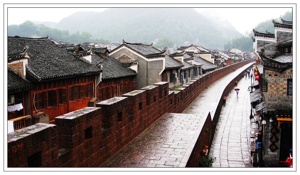 古城在雨中 摄影 七彩虹霞