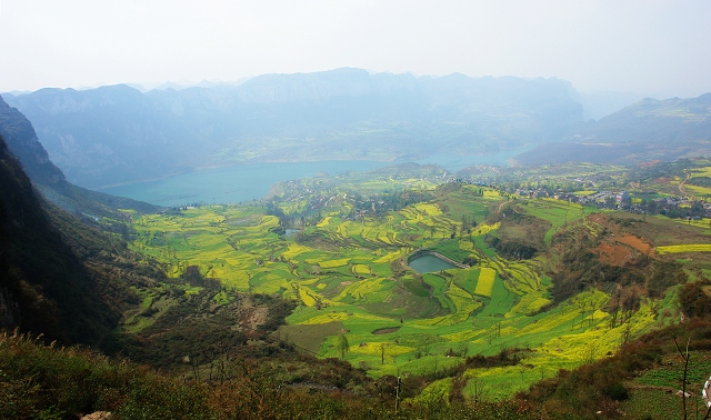 大山春色... 摄影 天方地圆