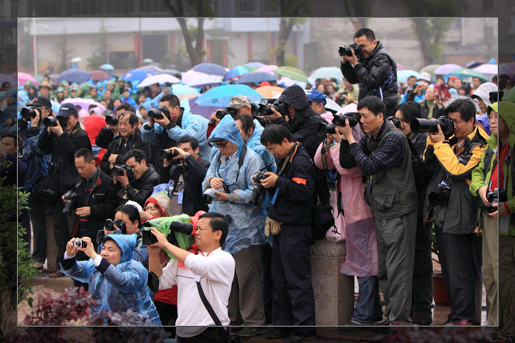 雨中抢拍 摄影 石库门之友