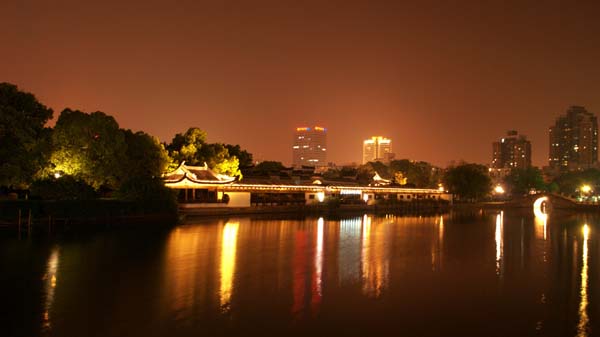 月湖夜色 摄影 逗你玩