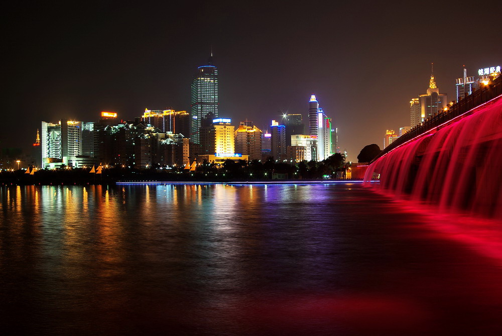 都市系列（11）---南湖夜(c) 摄影 TEA歆天涯