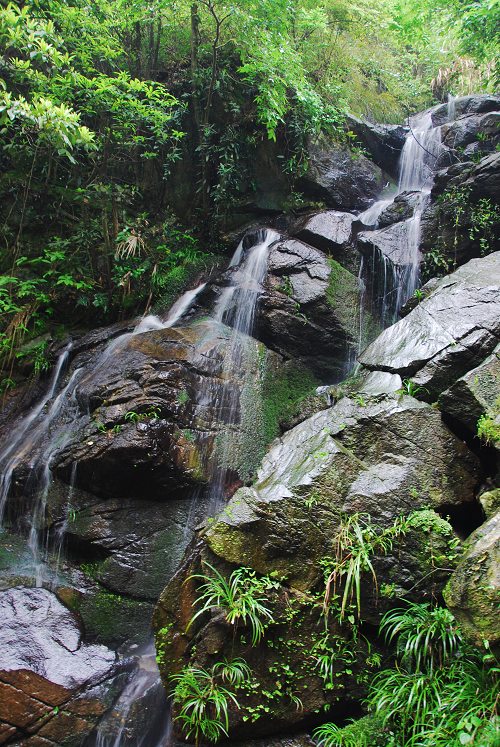 溪水石上流 摄影 云山西河