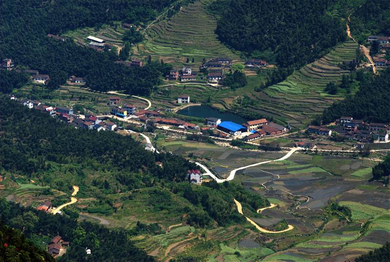 小山村 摄影 烂柯山