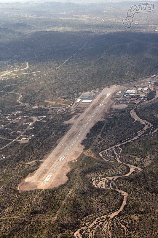 Wickenburg Municipal Airport 摄影 不是牛仔也忙