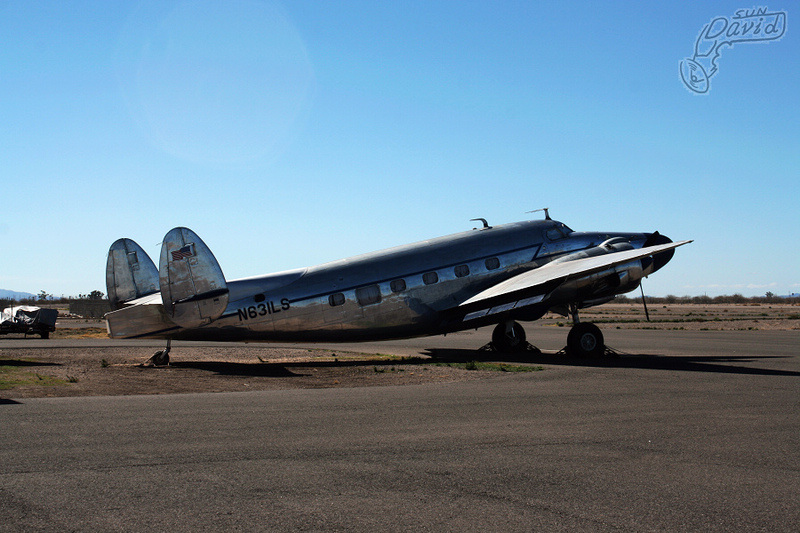 Lockheed L-18-56 Lodestar 摄影 不是牛仔也忙