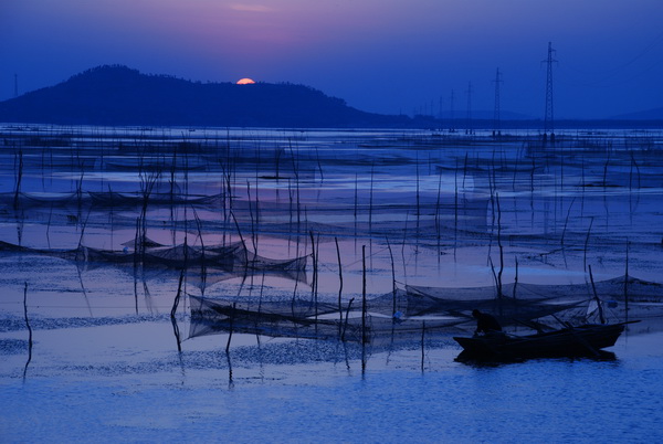 夕阳湖光 摄影 船过水无痕