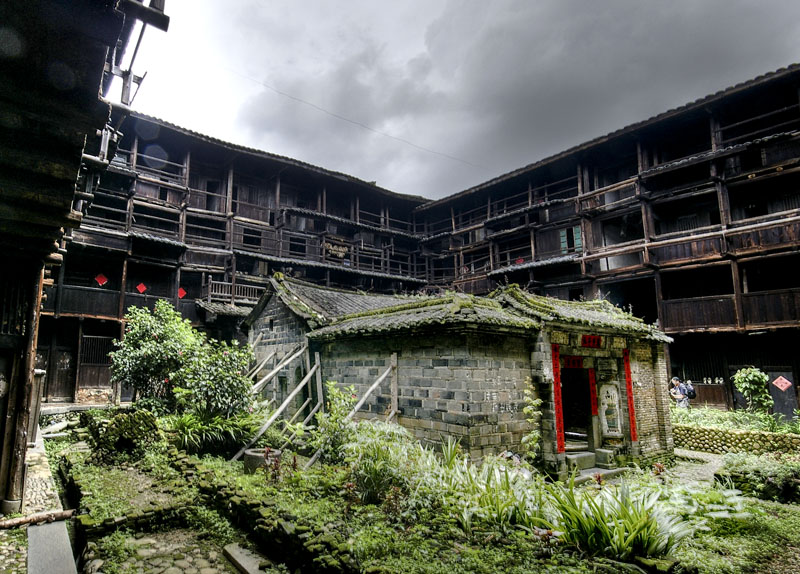 沧桑土楼 摄影 静野