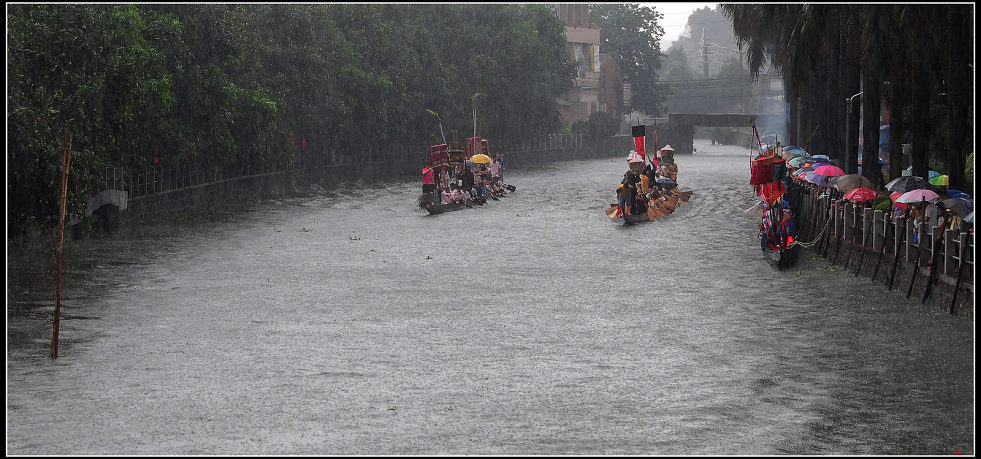 2009，行进在历史的风雨中 摄影 解构主义