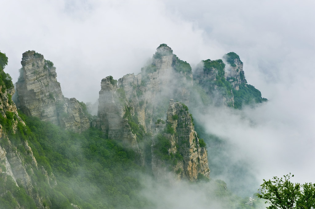 山在虚无缥缈间 摄影 谁主沉浮