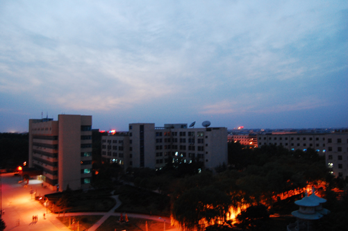 晚安   漯河大学 摄影 旋风影响世界