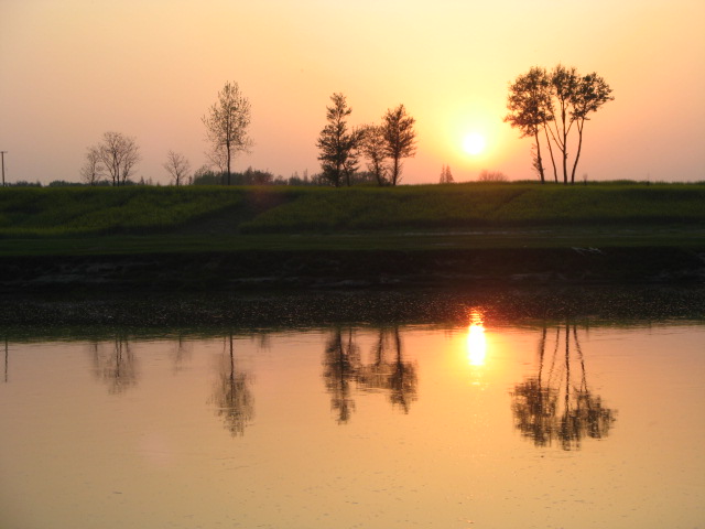 河畔夕阳 摄影 波光叠影