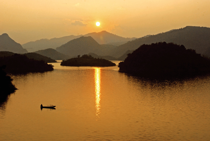 夕阳映湖面 摄影 随心A