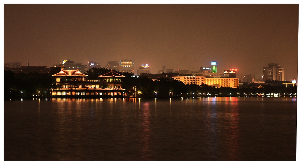 西湖夜景 摄影 山的孩子