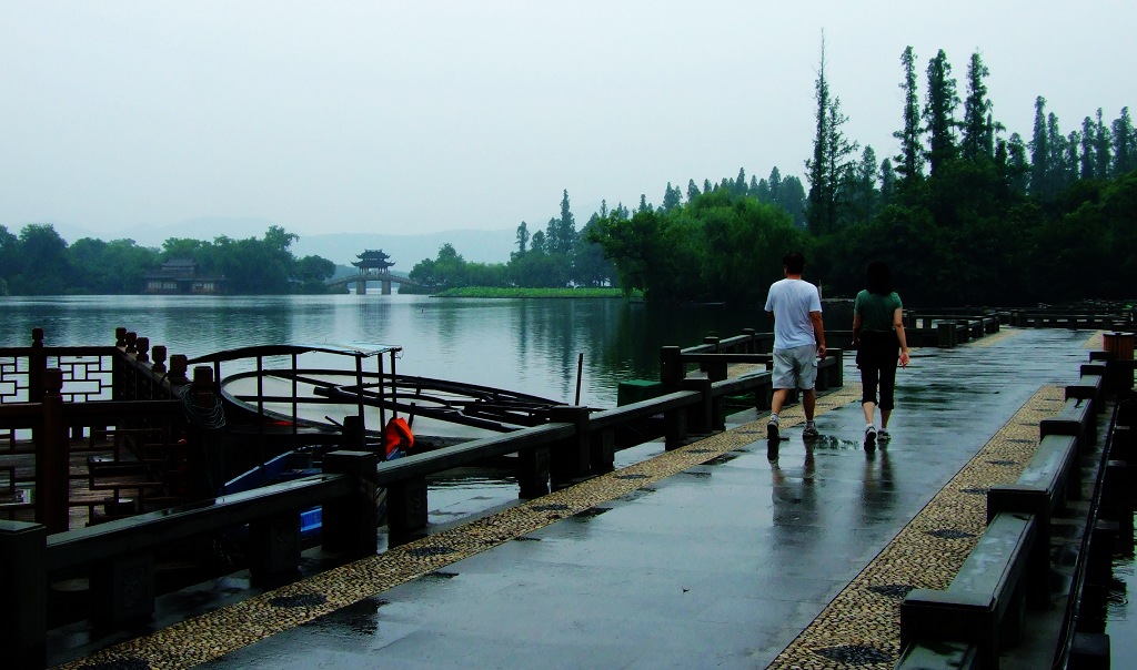 雨后散步 摄影 牧海益友