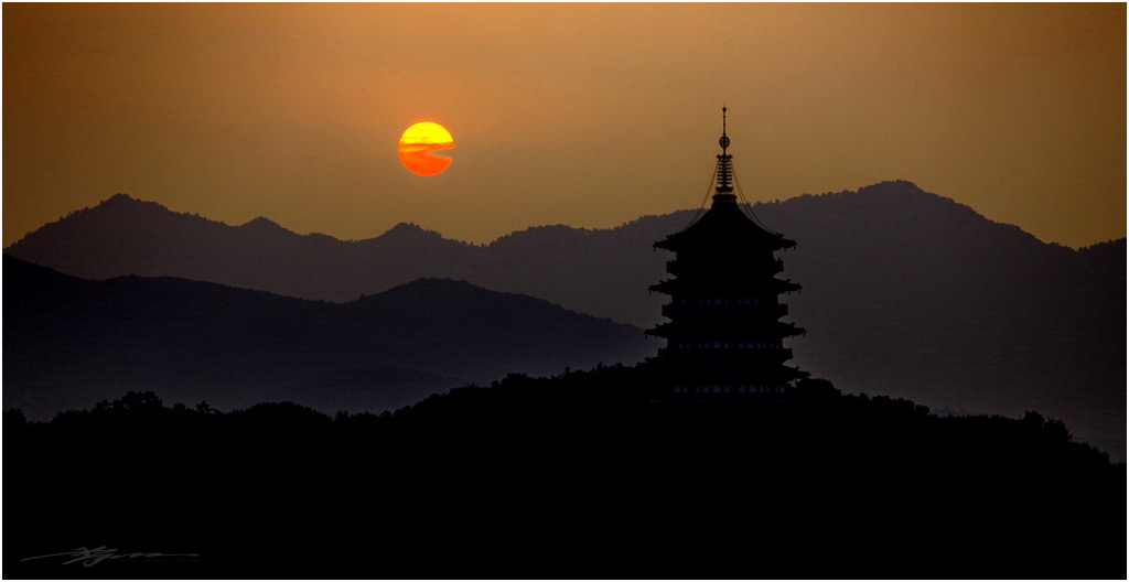 雷峰夕照 摄影 利索