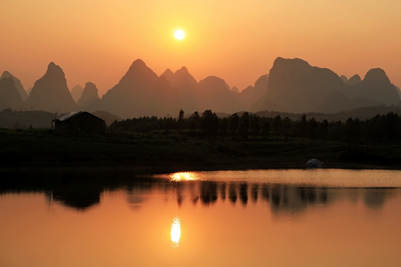 夕阳映山湖 摄影 山谷