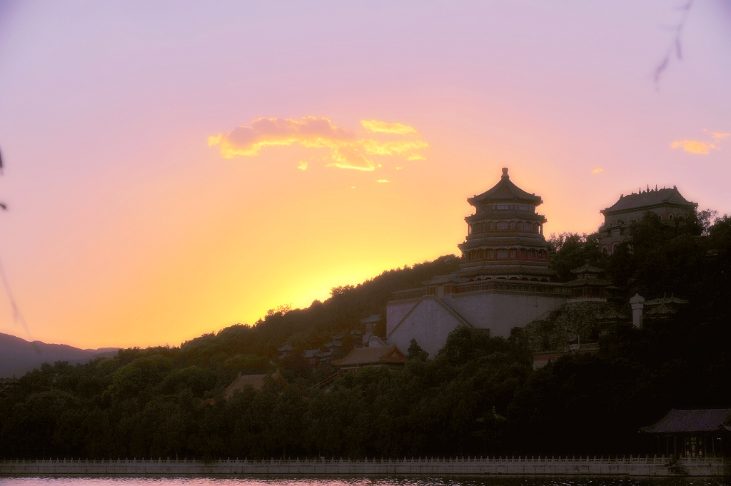 晚霞中的佛香阁 摄影 鹰眼穿空