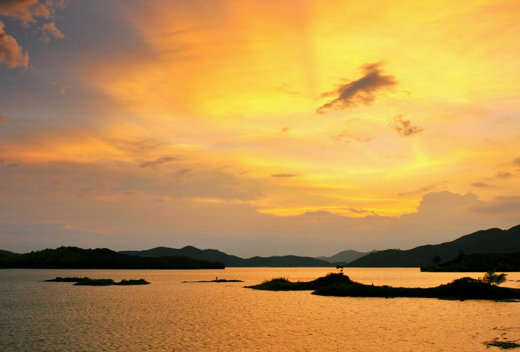 《湖山夕照》 摄影 Robbin