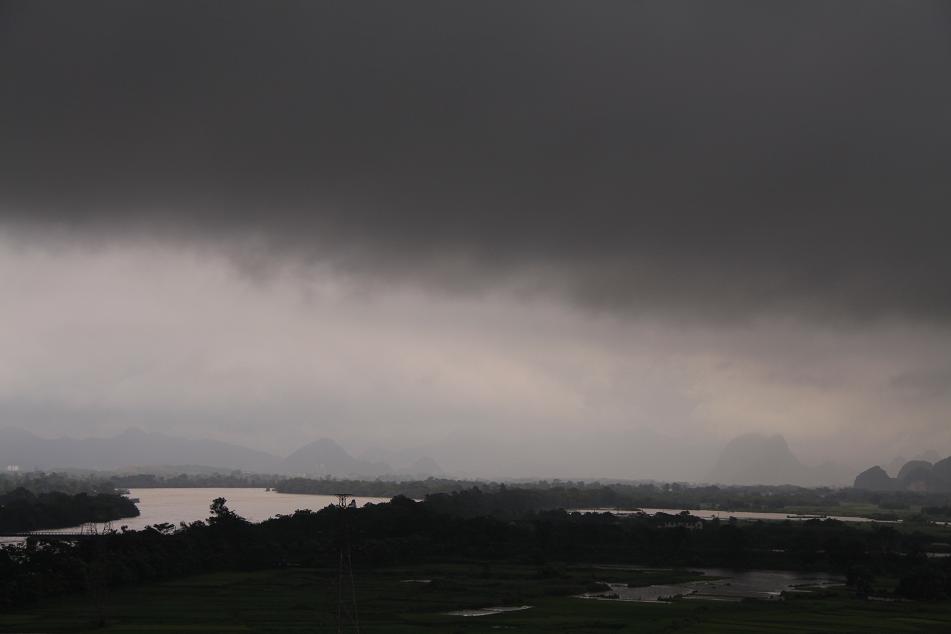 曝雨 摄影 新马崽