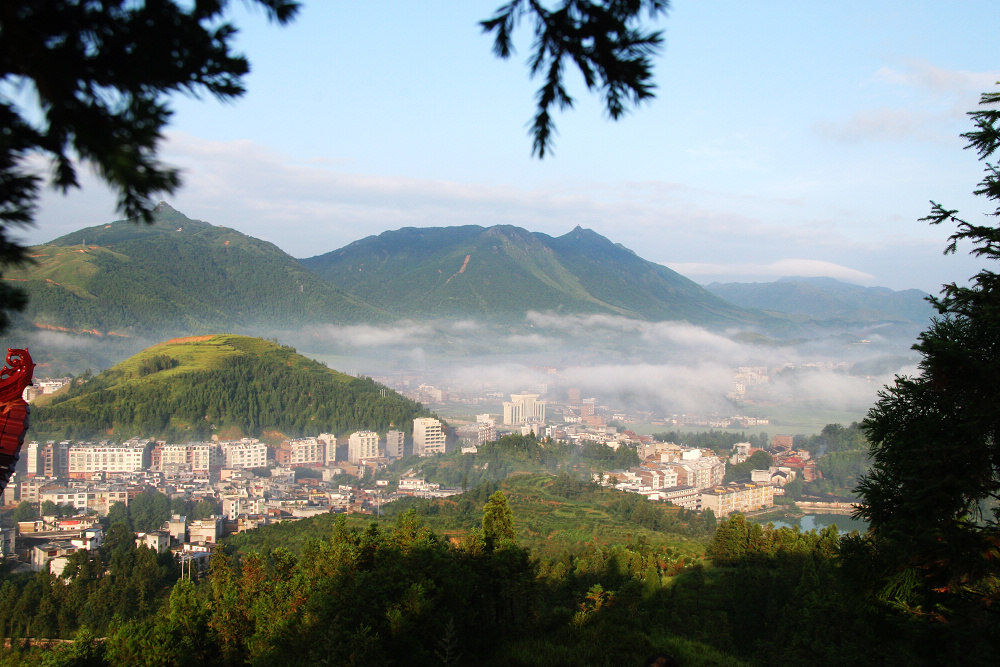 小镇雾色 摄影 漫步山间