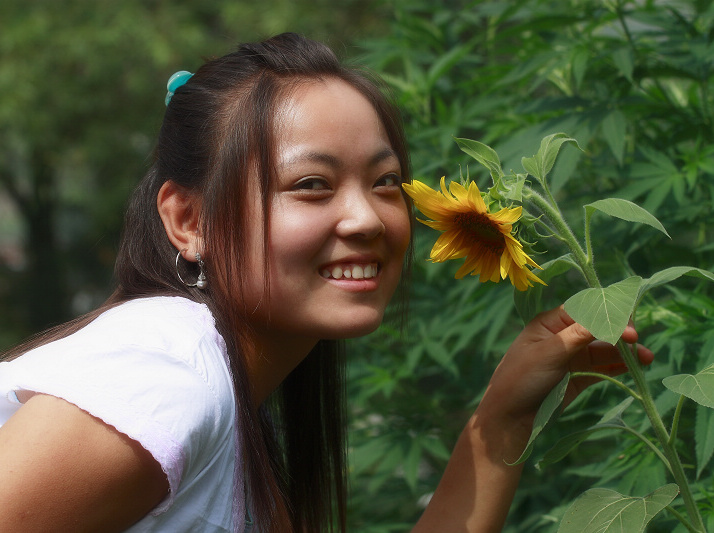 花儿与少女 摄影 yl塞上柳