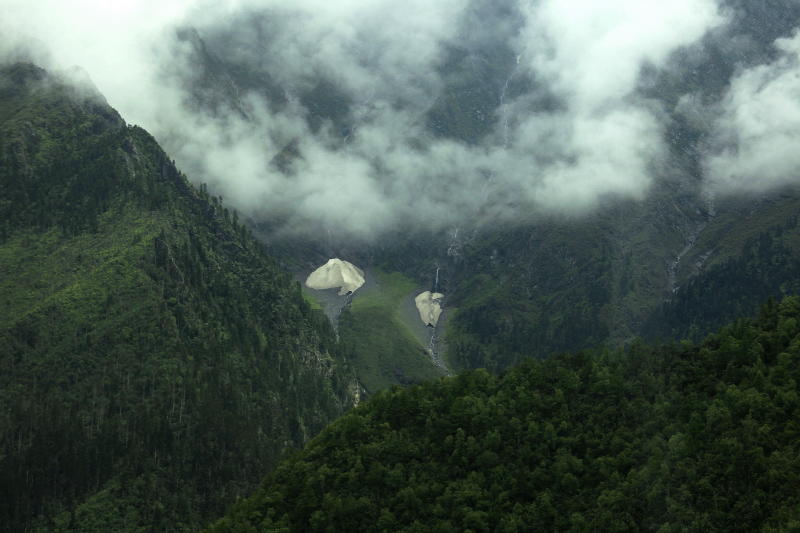 云林森处掩冰川 摄影 无限江山