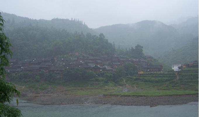 俺这里没有闭路，家家是锅盖 摄影 郝郝