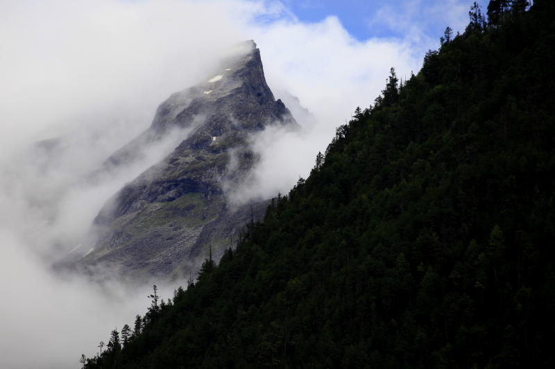 岭后的峥嵘 摄影 无限江山