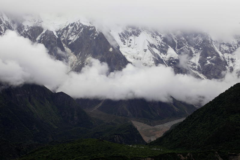 羞涩的南迦巴瓦 摄影 无限江山