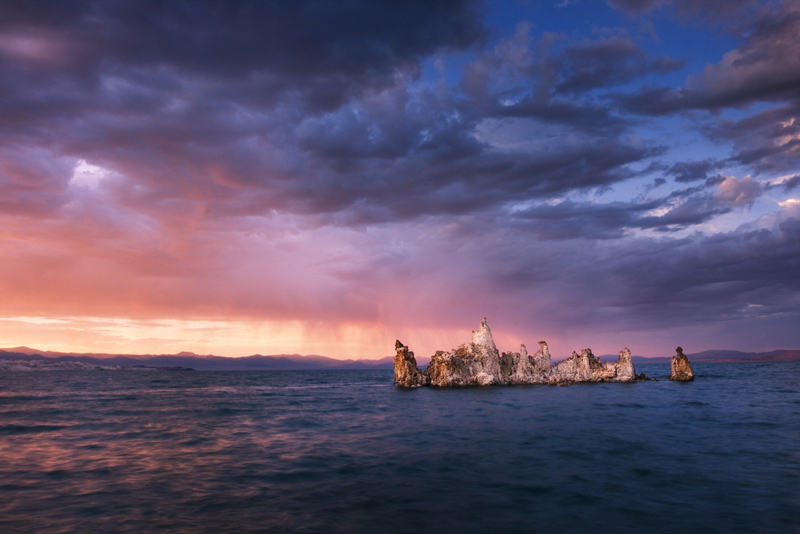 雨中的梦娜湖 （Mono Lake, CA, USA) 摄影 美狼