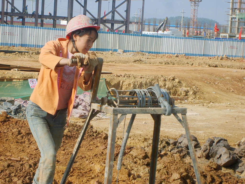 美丽的挖桩女工 摄影 家住燕毛湾