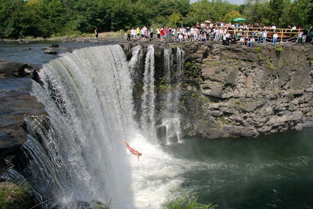 蛟龙入水 摄影 秋水孤鹜