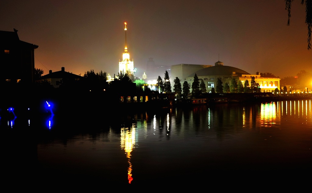 北展夜景 摄影 水穷处