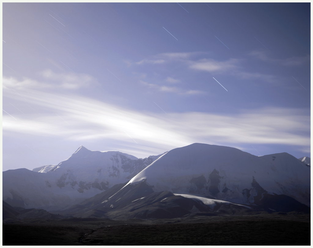 月光下的阿尼玛卿雪山 摄影 寻梦高原