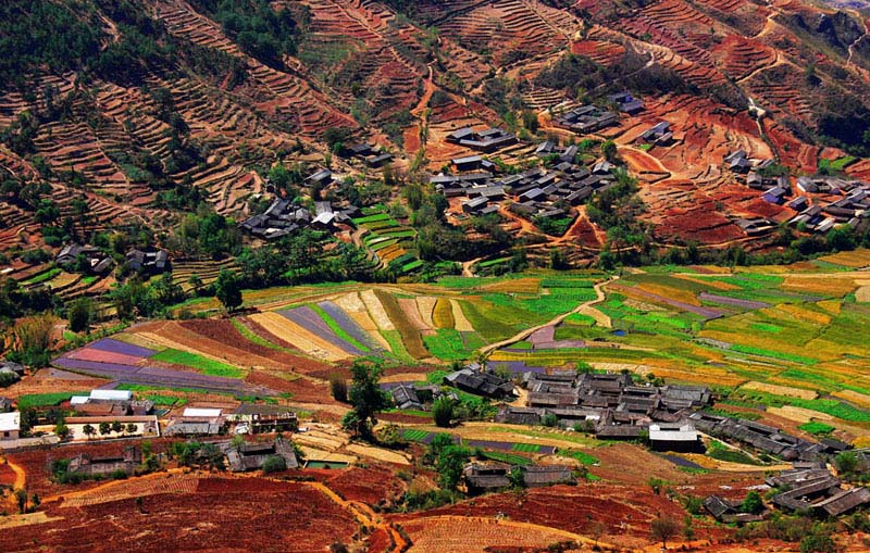 干热河谷中的小山村 摄影 弥涩