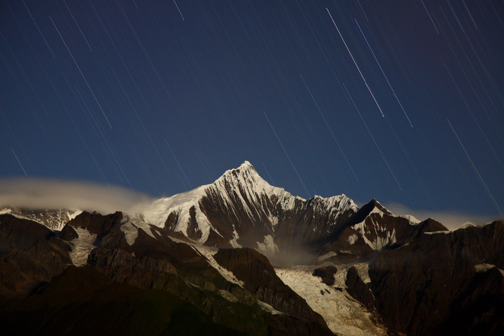 梅里星雨 摄影 东骧神骏