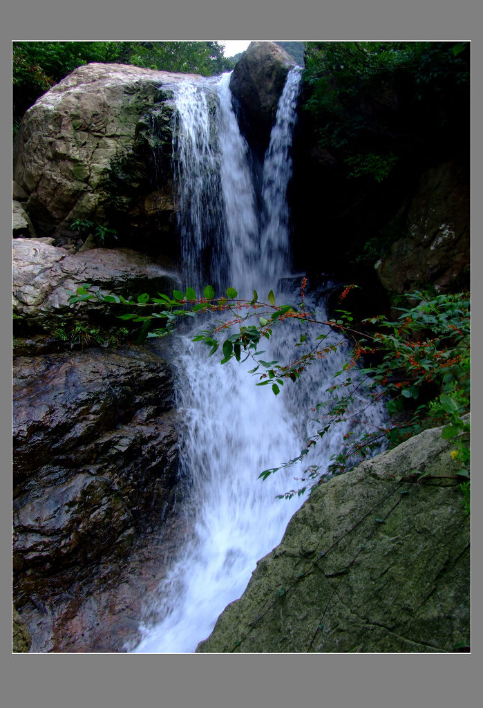 山谷飞瀑 摄影 鲤江