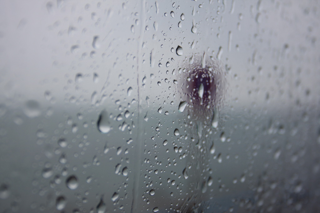 雨的形状 摄影 铁皮