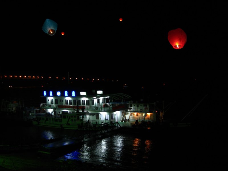 孔明灯 摄影 丰雨