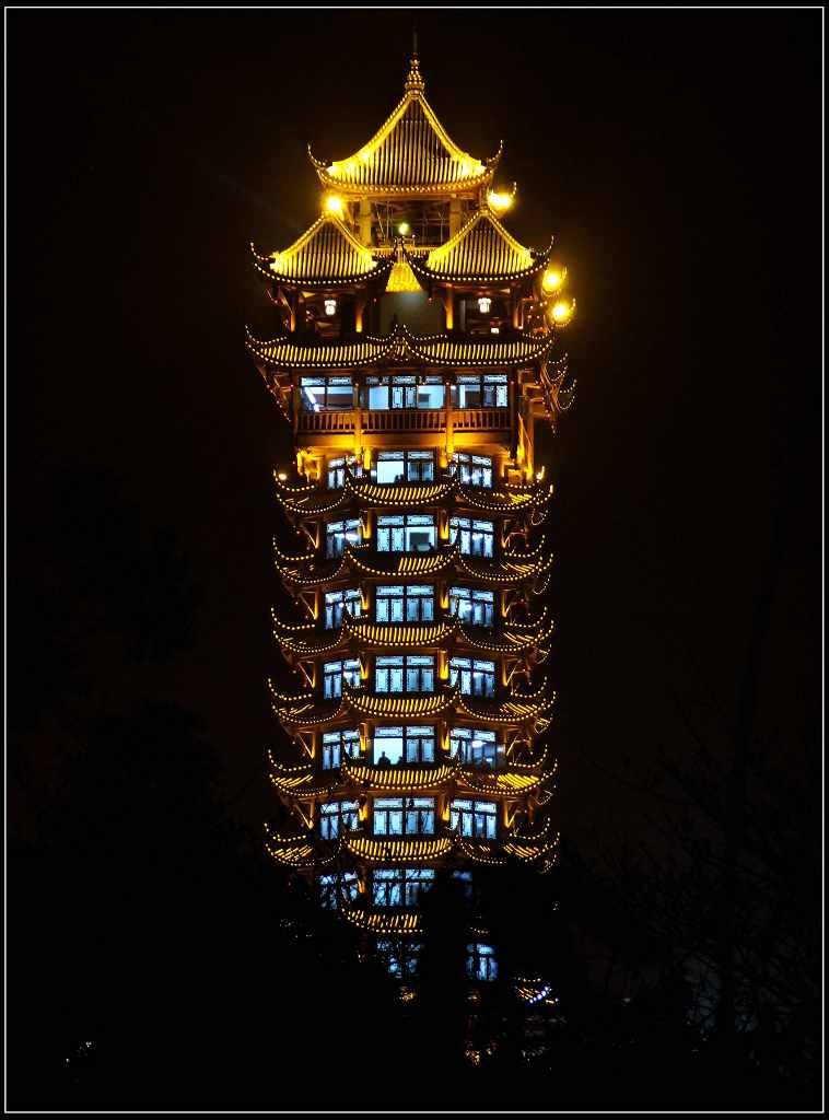 九天楼夜景 摄影 行摄天边