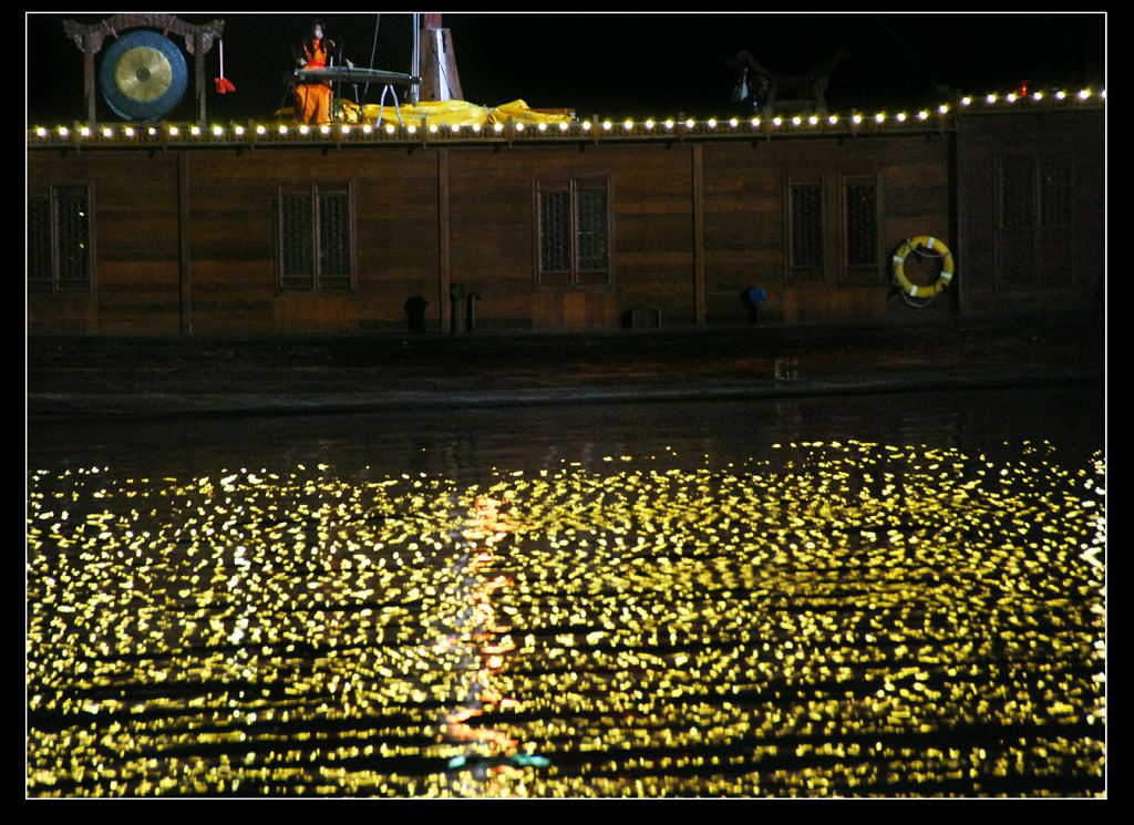 流金美女之月夜（北京通州大运河2009年中秋）） 摄影 万红蝉