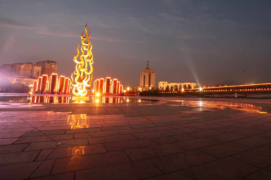 火把广场夜景 摄影 糊涂的蔡