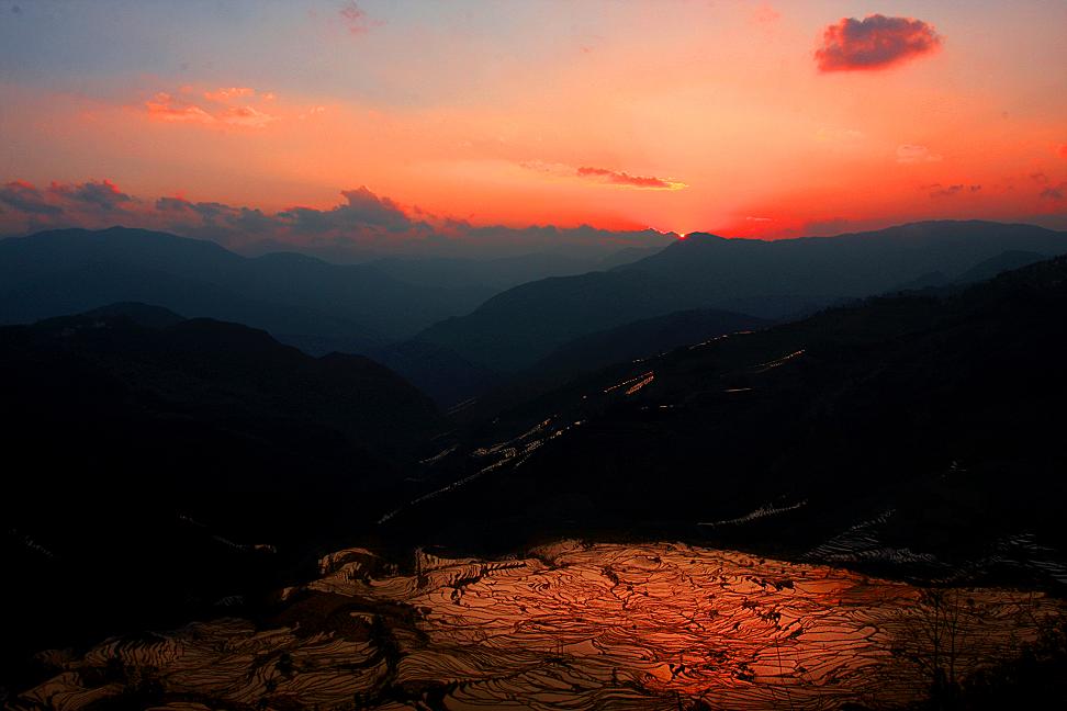 元阳夕照 摄影 博山