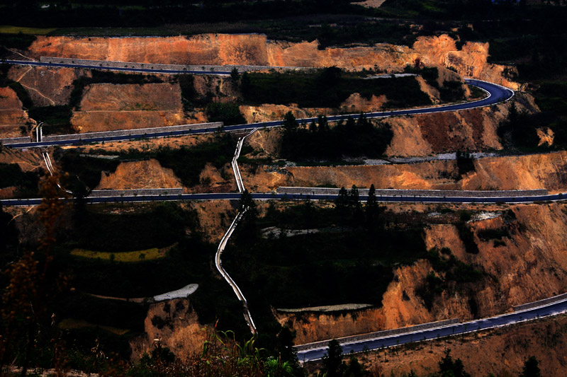 进苗寨 山路十八弯 摄影 上南161