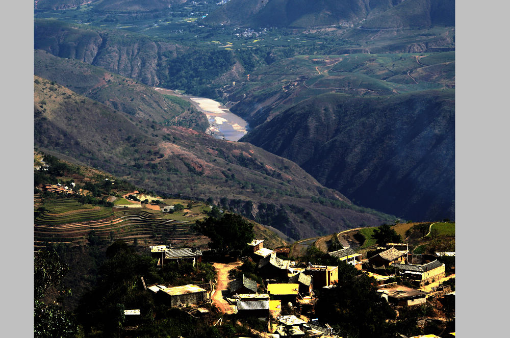 红河岸边的山村 摄影 异龙湖歌