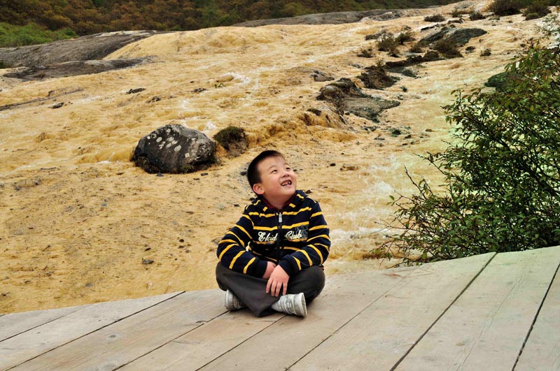 儿子黄龙留影 摄影 风雨人生路