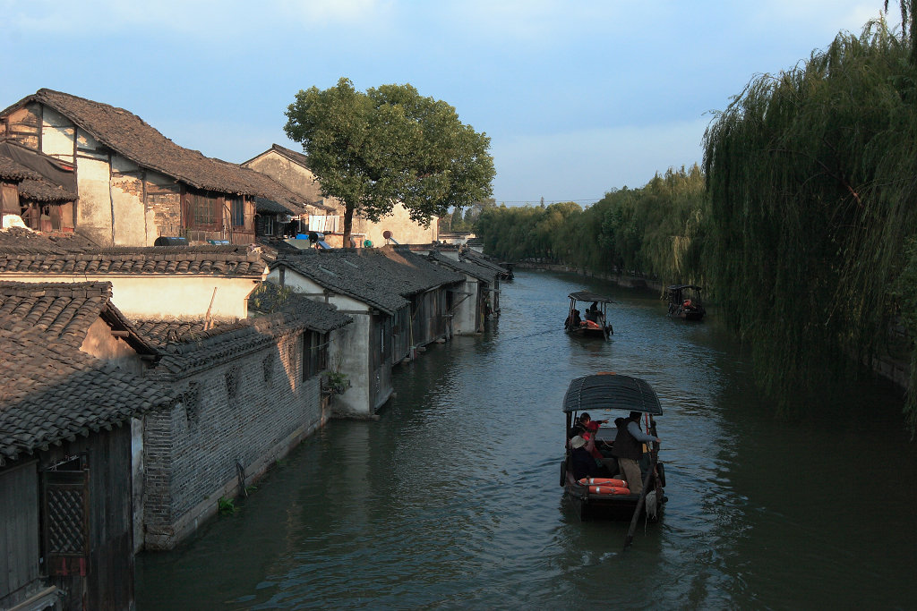 乌镇东栅:一抹夕阳，几支揺橹 摄影 阿南黄