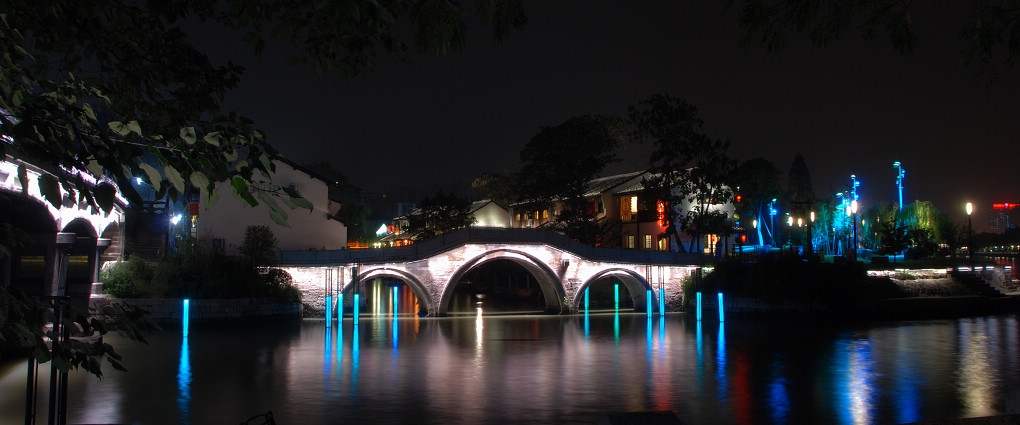 小河直街夜色 摄影 懒惰人