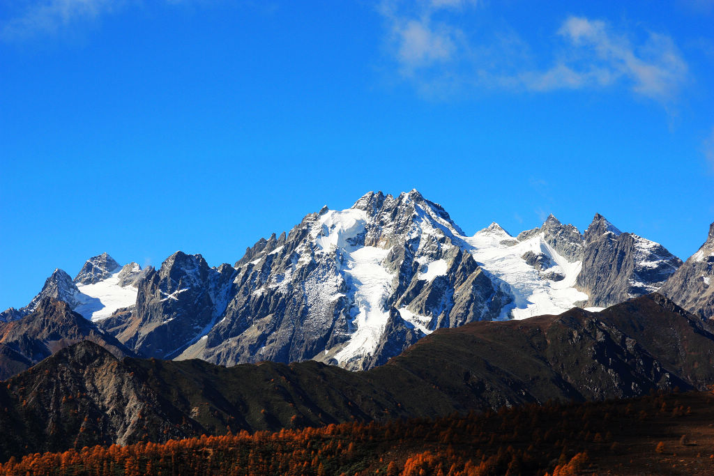 白马雪山（可点图放大） 摄影 舟水