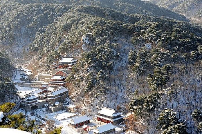 雪中寒寺 摄影 秋叶雨荷